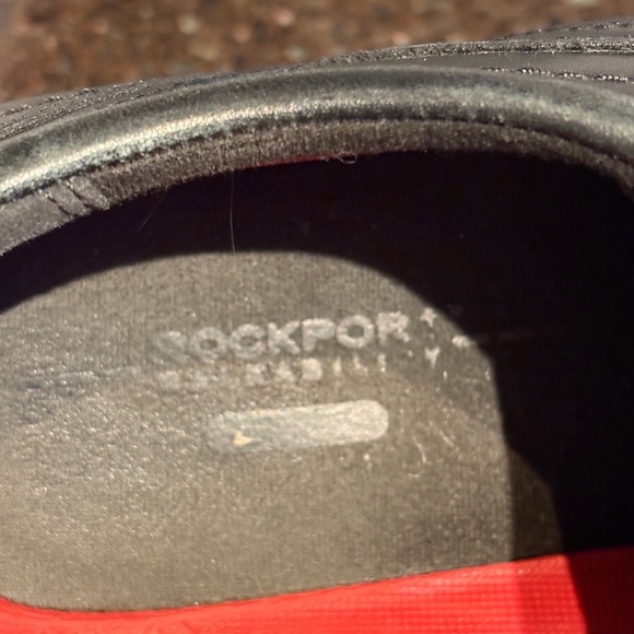 Rockport Classic Black Men's Dress Shoes, size 11 - Picture 8 of 9